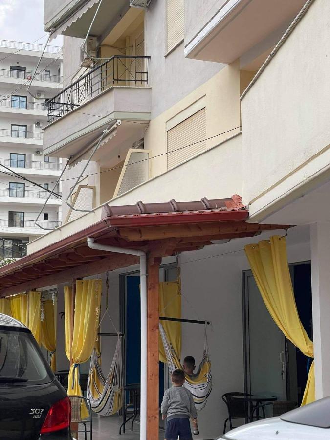 Kristi Apartment 2 Min To Sea Netflix & Espresso Station Sarande Bagian luar foto